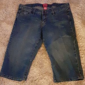 The Limited classic 5 pocket style capri blue jean 100% cotton Medium Sz 12 EUC…